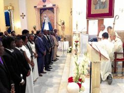 El Obispo diocesano administr los Sacramentos de la Iniciacin Cristiana a 13 africanos