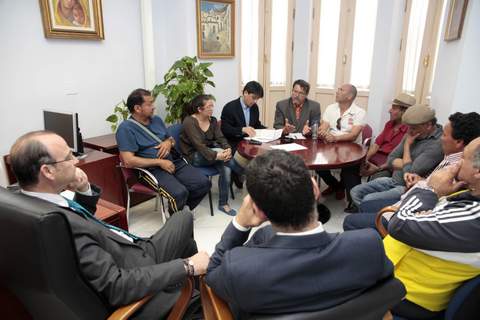 Los vecinos de Los Almendros afectados por el corte de luz debern regularizar su situacin en el plazo mximo de un mes