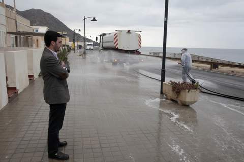 El Ayuntamiento inicia hoy en la Almadraba de Monteleva un Plan Especial de Fumigacin 