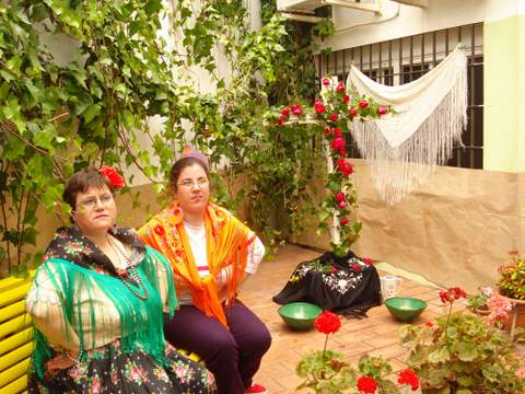 La unidad ocupacional de Verdiblanca celebra su  tradicional Cruz de Mayo