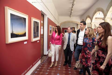 La exposicin En Camio muestra en la Escuela de Artes los encantos del Camino de Santiago