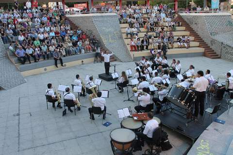 El Anfiteatro de la Rambla se llena de msica popular con la Banda Municipal