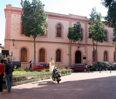 El centro de la UNED en Almera busca profesores tutores para el prximo curso acadmico