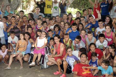 Arnzazu Martn asiste a la clausura del Campamento Urbano de la iglesia San Ignacio de Loyola de Piedras Redondas