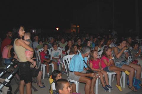 Almera a Cielo Abierto vuelve a llenar las plazas de los barrios de la capital