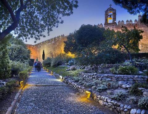 La Alcazaba de noche, visita estrella de las rutas guiadas del fin de semana