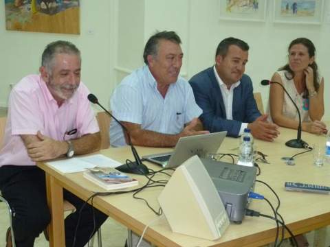 La biblioteca pblica Francisco Villaespesa acoge la presentacin del libro Carboneras, un recorrido por su historia