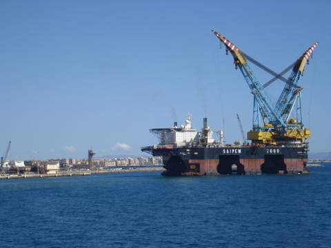 La Plataforma Saipen 7000 hace escala en Almera, es la 2 gra marina ms grande del mundo