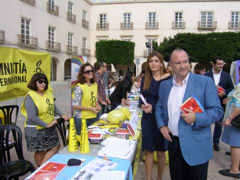 El alcalde inaugura con gran xito de participacin la Feria del Asociacionismo en la Plaza Vieja