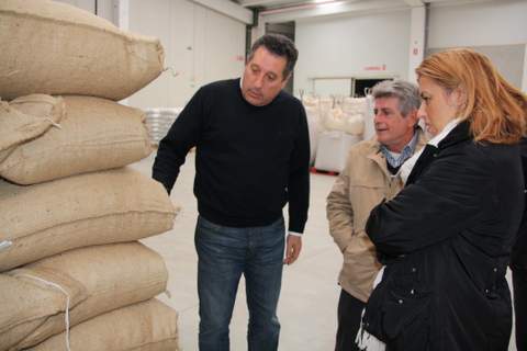 Noticia de Almera 24h: Almendras Utrera de Albanchez es la primera empresa espaola en comercializacin de almendra nacional