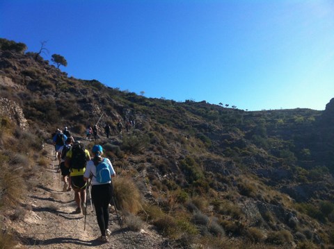 Diputacin lleva a 30 senderistas a recorrer una atractiva ruta por la Sierra de Gdor