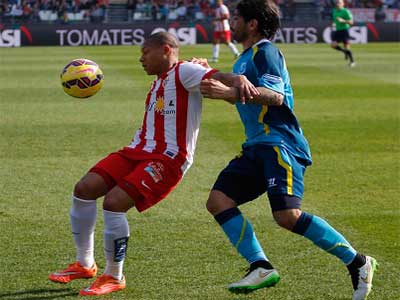 0-2: El Almera perdona al Sevilla y ste lo aprovecha para sentenciar en cinco minutos