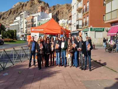 Ciudadanos C`s RECOGE LA DENUNCIA de los Vecinos de Pescaderia: