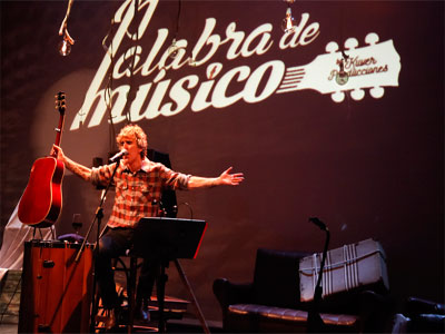 Mikel Erentxun se gan el corazn del pblico, que llen el teatro Apolo