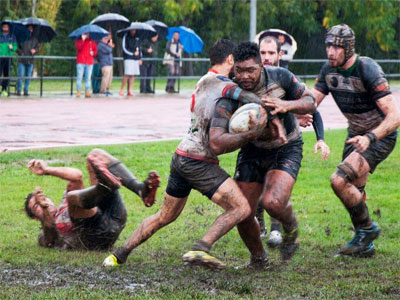 Unin Rugby Almera sigue compitiendo bien en Divisin de Honor B pero no logra puntuar bajo el diluvio de Cceres