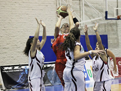 Syngenta CB Almera pierde pero da la cara en todo momento frente al colder de la Liga Femenina-2