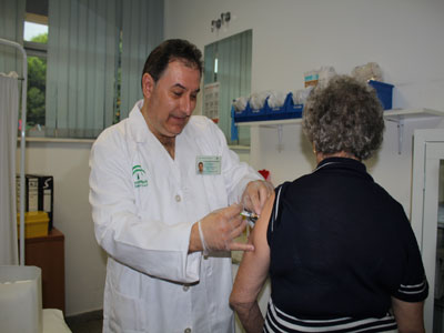 Salud inicia hoy la vacunacin frente a la gripe en para evitar complicaciones en la poblacin de riesgo