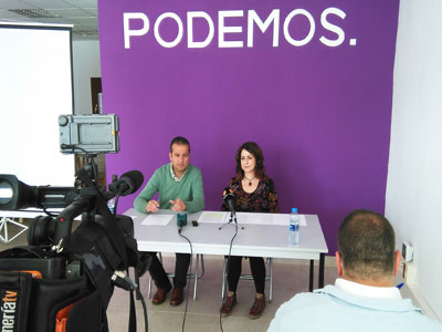 Los candidatos Mara Gimnez y Luis Lpez presentan el calendario de campaa electoral de Podemos en Almera