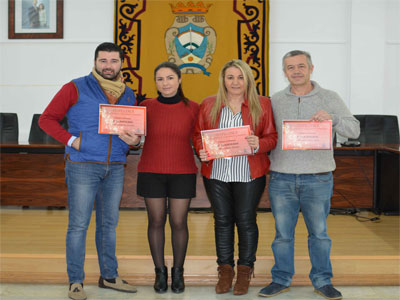 Carboneras entrega los premios del  Concurso de Escaparates y Belenes Navideos