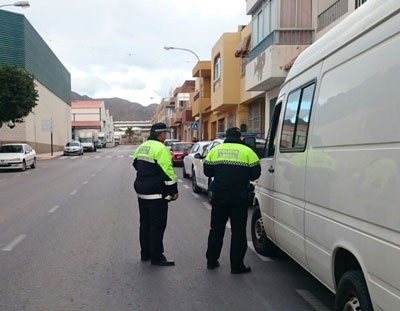 La Polica Local participa en una campaa de vigilancia y control de camiones y furgonetas 