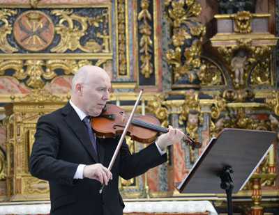 Magistral concierto de Michael Thomas en un repleto Convento de Las Puras