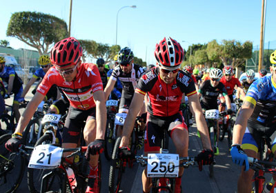 Cerca de 400 corredores participan en la primera prueba del Open de Andaluca de Mountain Bike