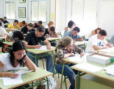 Las pruebas para obtener el Graduado en ESO cuentan con cerca de 1800 almerienses inscritos