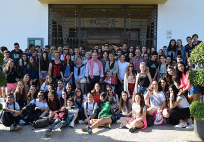 Cuarenta y ocho alumnos del Liceo Jeanne de Arc de St. Sylvain DAnjou visitan Vcar en el XVII Intercambio con el IES La Puebla