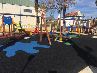 El Ayuntamiento de Zurgena crea un nuevo parque infantil en el rea recreativa Gins Parra