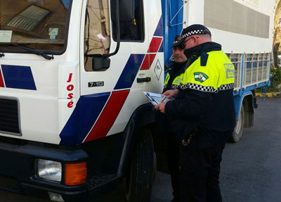 La Polica Local de Adra participa en una campaa de vigilancia y control sobre camiones y furgonetas 