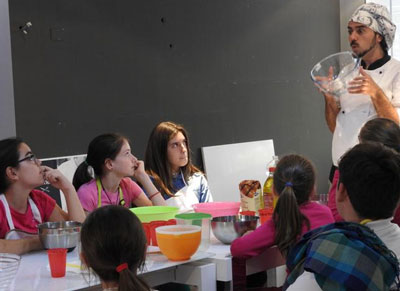 Un taller infantil de cocina, una jornada de lectura y un desayuno saludable disean la programacin conmemorativa del Da de Andaluca