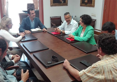 El alcalde recibe al nuevo secretario general de CC OO en Almera, Antonio Valdivieso 