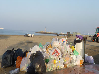 30.500 kilos de basura tras la Noche de San Juan en Almera