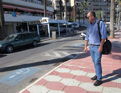 IU Roquetas pide ampliar el nmero de aparcamientos reservados para personas con movilidad reducida en el paseo martimo de Aguadulce