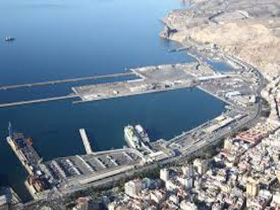 La Polica Nacional detiene a dos prfugos en el Puesto Fronterizo del puerto de Almera   