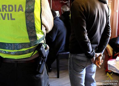 La Guardia Civil detiene a una persona por tres robos con fuerza y recupera joyas por valor de 1200 euros  