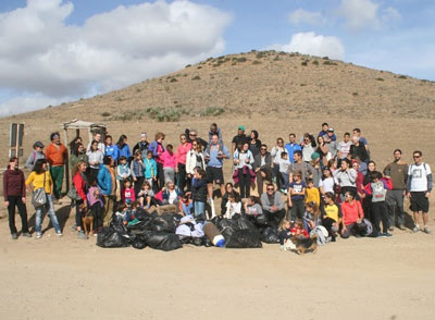 El AMPA de San Jos organiza una limpieza de la playa de Los Genoveses