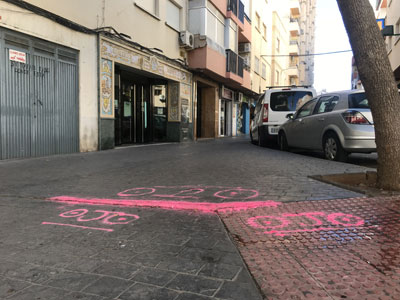 El PSOE lamenta que los vecinos de Los ngeles tengan que sealizar los riesgos en sus calles ante el abandono del PP