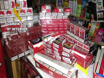 La Guardia Civil interviene 227 cajetillas de tabaco sin precinta en un establecimiento pblico de El Ejido 