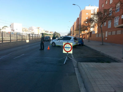 La Polica Local detiene a cuatro jvenes de Sevilla acusados de robar en una furgoneta de reparto en el barrio de San Luis