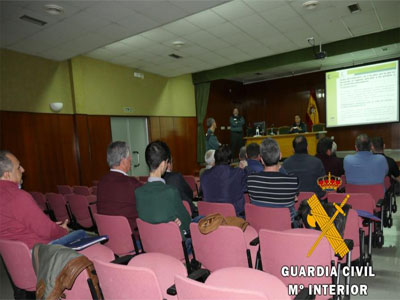La Guardia Civil celebra una reunin con los principales actores del sector de armas y explosivos