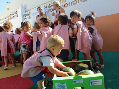 Los melones y sandas de Grupo Agroponiente, presentes en la jornada saludable de la Escuela Infantil El Rancho de Aguadulce