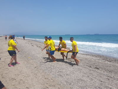 Simulacro de rescate acutico en la playa de las Marinas  Bolaga de Vera