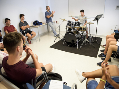 Ms de 500 personas disfrutan con la clausura del exitoso curso de percusin de la OCAL 