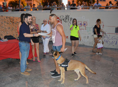 Los perros salen de Feria con sus dueos para participar en el XXIV Festival Canino