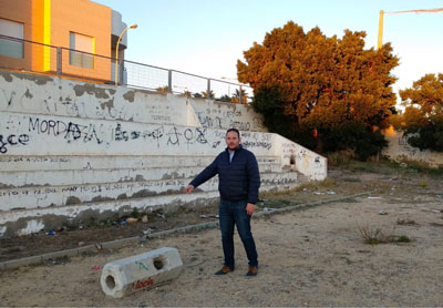 IU El Ejido reclama una limpieza y nuevas ideas para el antiguo campo de ftbol de La Aldella