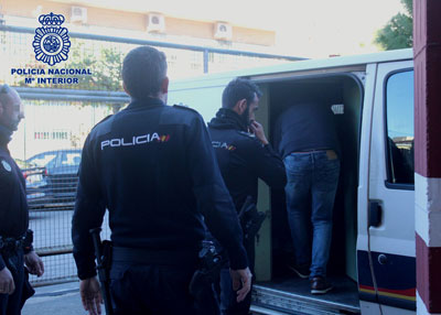 La Polica Nacional detiene en Almera a un fugitivo buscado por evadir impuestos en Rumana    