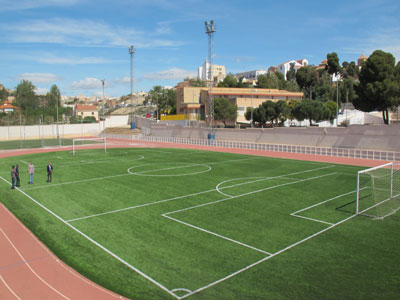 Finalizados los trabajos de sustitucin del csped artificial de la Ciudad Deportiva de Vera