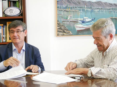 Firmado el contrato de obra de ampliacin del Consultorio Mdico de La Curva