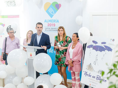 Noticia de Almería 24h: La Noche en Blanco llenará el día 24 las calles de la ciudad de música, espectáculos y gastronomía para dinamizar el comercio 